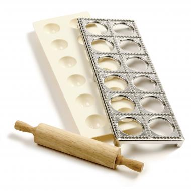 RAVIOLI MAKER W/PRESS AND ROLL.